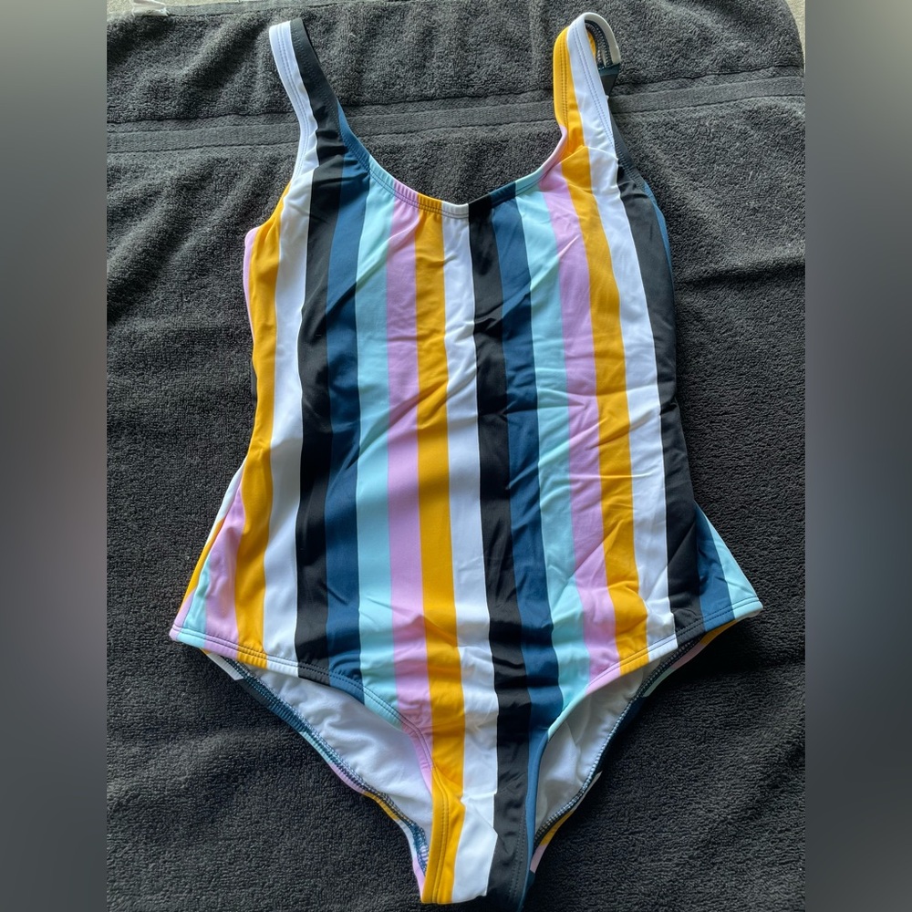 Brand new with tags Kona sol one piece swimsuit size medium